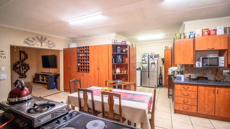 4 Bedroom Property for Sale in Olifantsnek North West